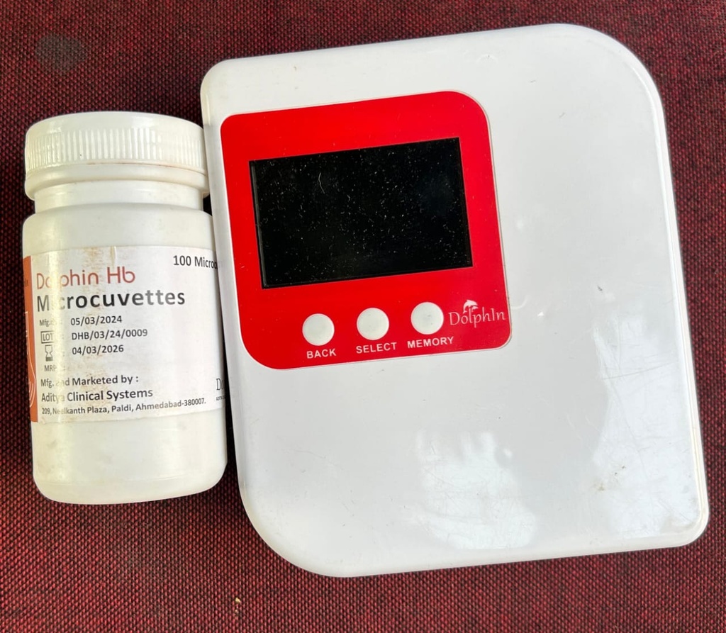Haemoglobin meter with box of 100 microcuvettes
